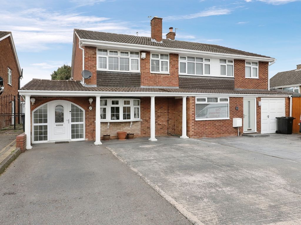 4 bed semidetached house for sale in Drive, Goldthorn Hill