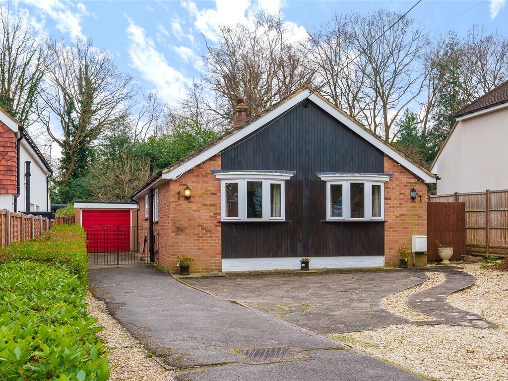 3 bed bungalow for sale in Lightwater, Surrey GU18, £625,000 Zoopla