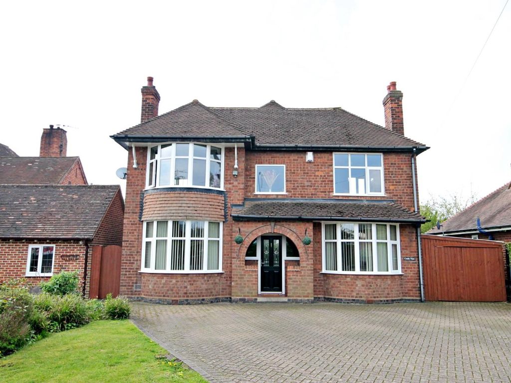 3 bed detached house for sale in Lichfield Street, Fazeley, Tamworth