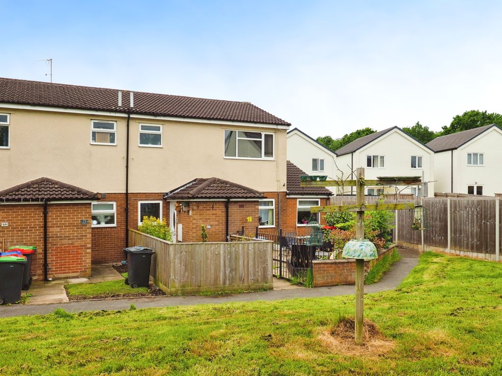 1 bed flat for sale in Farm Avenue, Hucknall, Nottingham