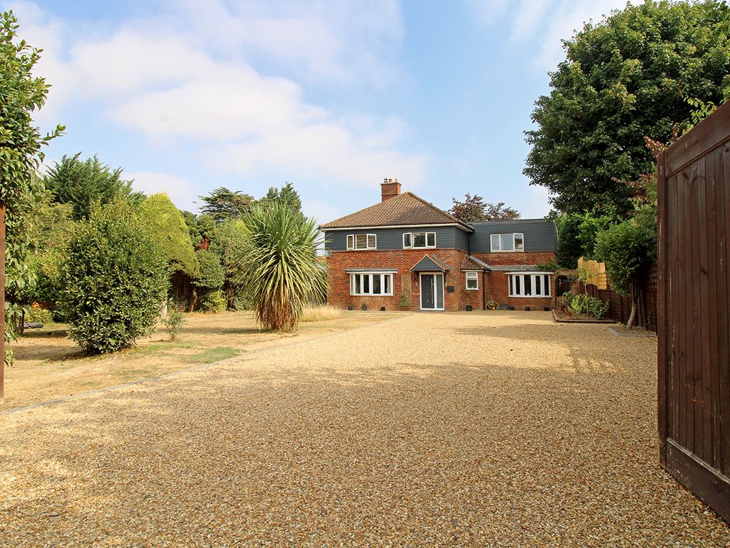5 bed detached house for sale in Cypress Way, Aldwick, Bognor Regis