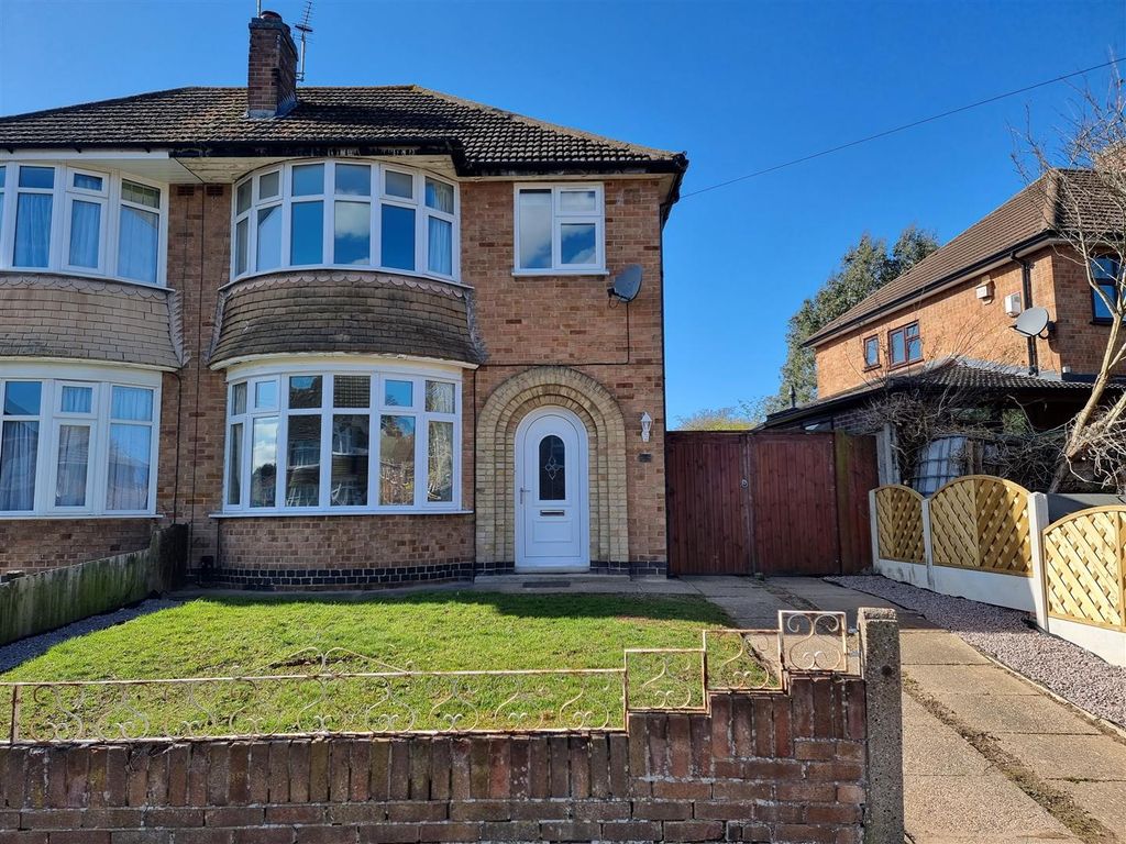 3 bed semidetached house to rent in Hawthorn Avenue, Birstall