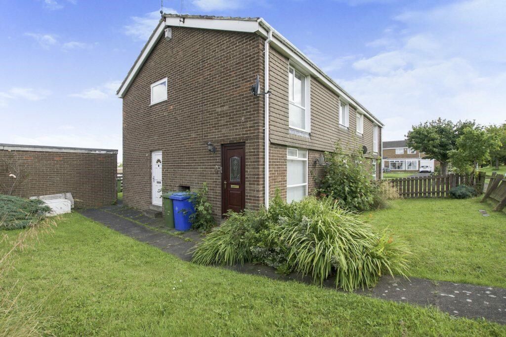 2 bed flat for sale in Falmouth Walk, Cramlington NE23, £71,000 Zoopla
