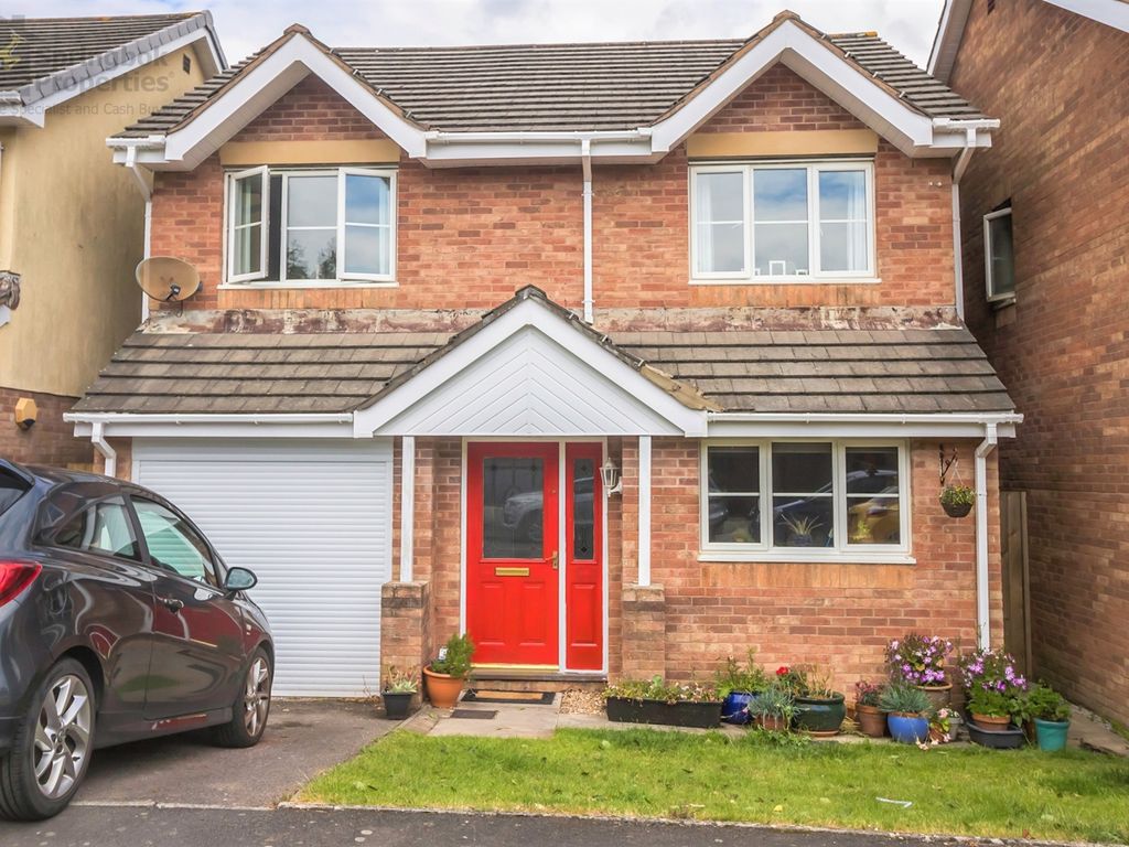 4 bed detached house for sale in Llys Pentre, Bridgend, Mid