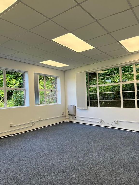 Serviced office to let in Chiltern House, Second Floor, Unit 13