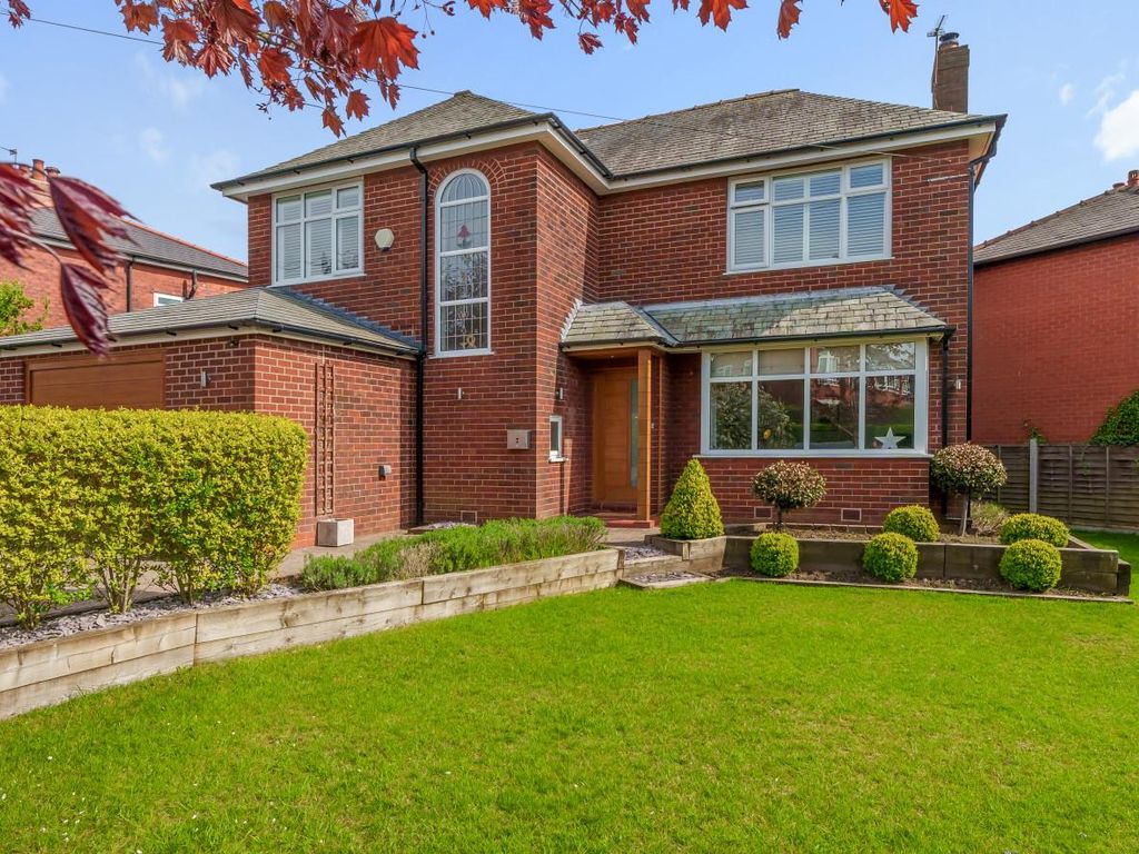 3 bed detached house for sale in Parr Fold Avenue, Worsley, Manchester