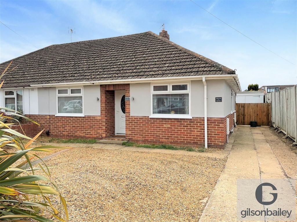 3 bed semidetached bungalow for sale in Bush Road, Hellesdon, Norwich