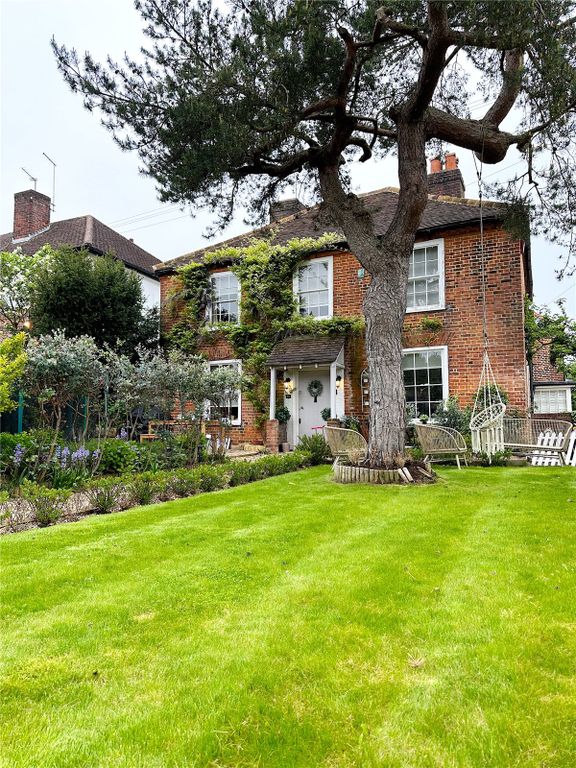 3 bed semidetached house for sale in Little Common, Stanmore HA7, £