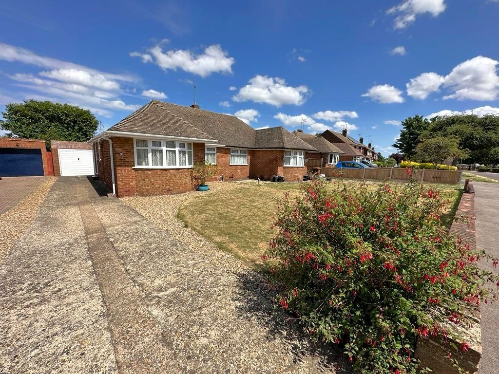 2 bed bungalow for sale in Childscroft Road, Rainham, Gillingham ME8