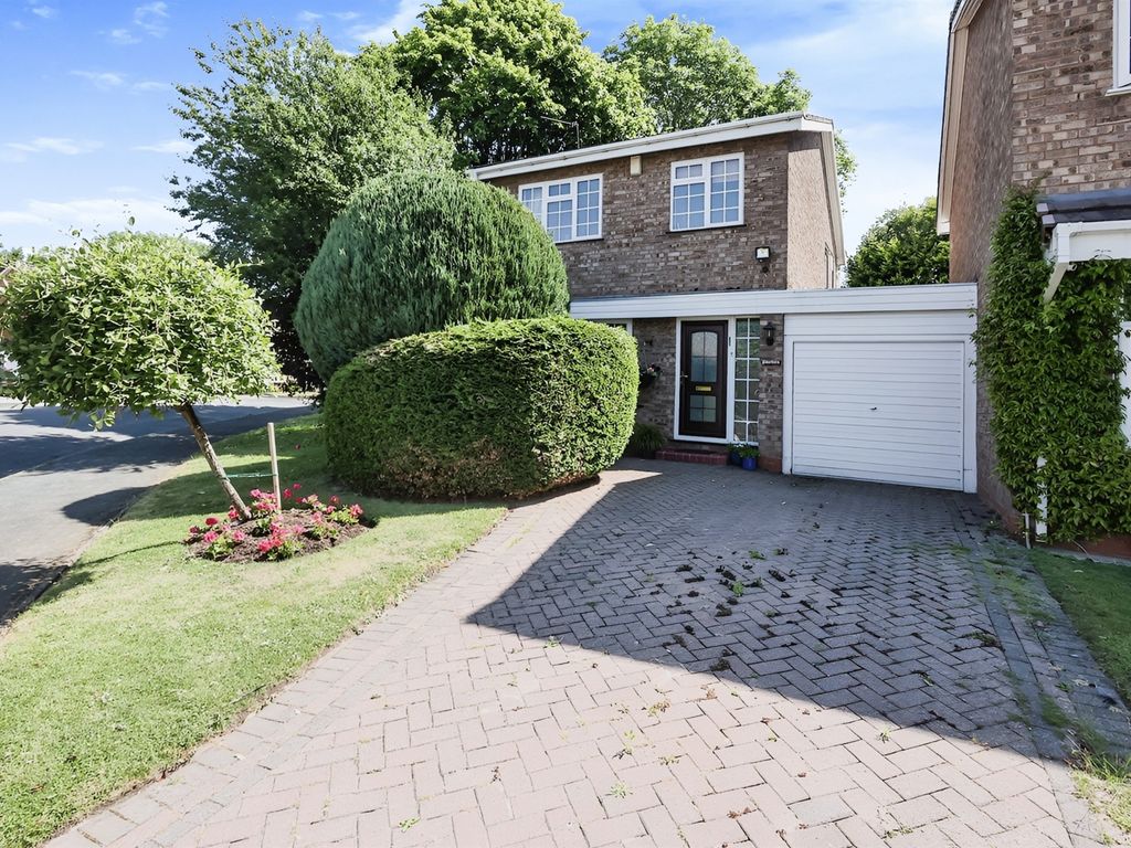3 bed detached house for sale in Westdean Close, Halesowen B62 Zoopla