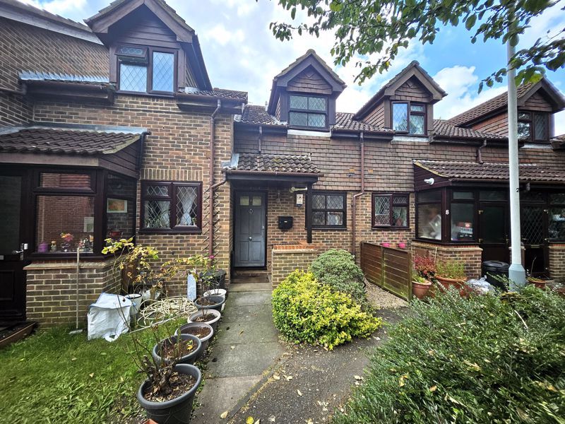 1 bed terraced house to rent in Sharpness Close, Yeading, Hayes UB4, £