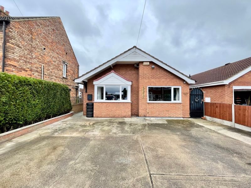 4 bed detached bungalow for sale in Watts Lane, Louth LN11, £325,000