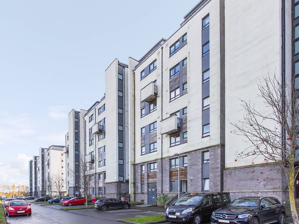 2 bed flat for sale in Colonsay View, Granton, Edinburgh EH5, £165,000