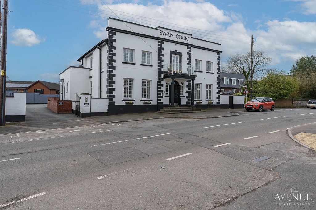 2 bed flat for sale in Nantwich Road, Woore CW3, £240,000 Zoopla