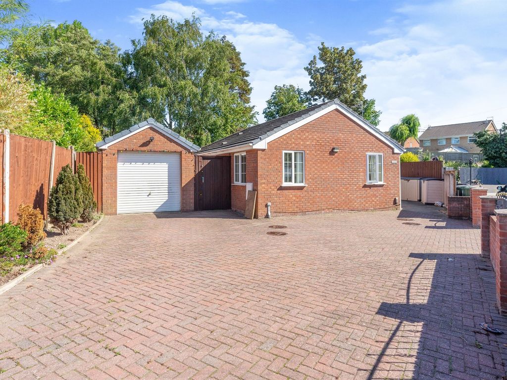 3 bed detached bungalow for sale in Palmwood Close, Prenton CH43 Zoopla