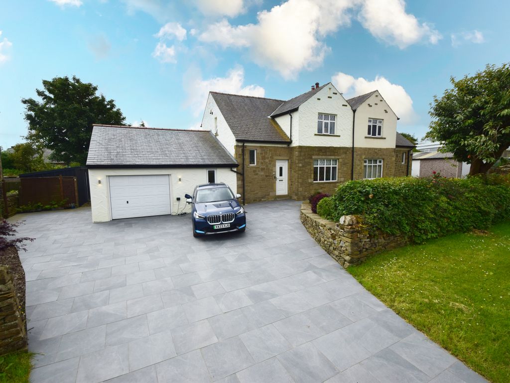 5 bed semidetached house for sale in Station Road, Cullingworth