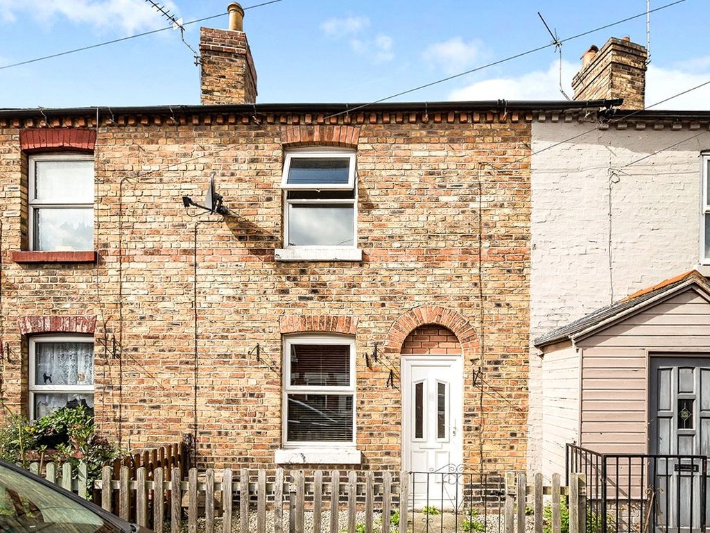 2 bed terraced house to rent in Prince Street, Oswestry, Shropshire