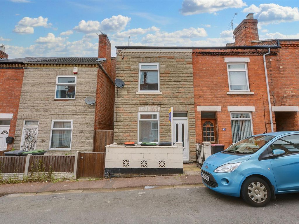 4 bed semidetached house for sale in Alexandra Street, Stapleford