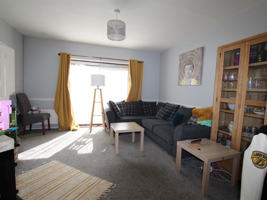 3 bed semidetached house to rent in Hanslope Crescent, Bilborough