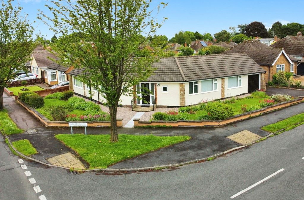 3 bed detached bungalow for sale in Cherry Tree Avenue, Kirby Muxloe