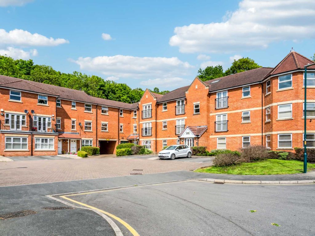 2 bed flat for sale in Walton Road, Bushey WD23 Zoopla