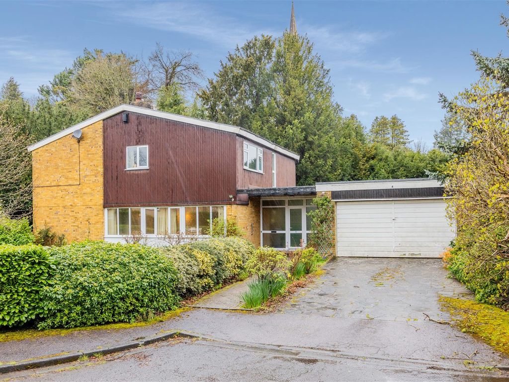 4 bed detached house for sale in Vicarage Close, Kingswood, Tadworth