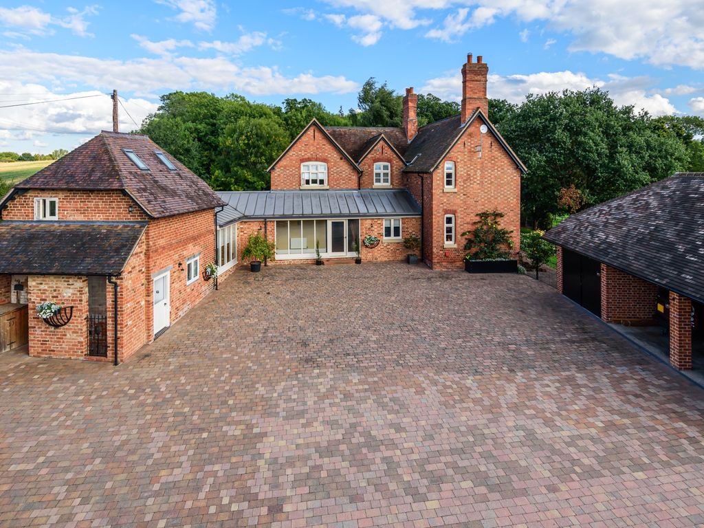 6 bed detached house for sale in Hampton Lovett, Droitwich WR9 Zoopla