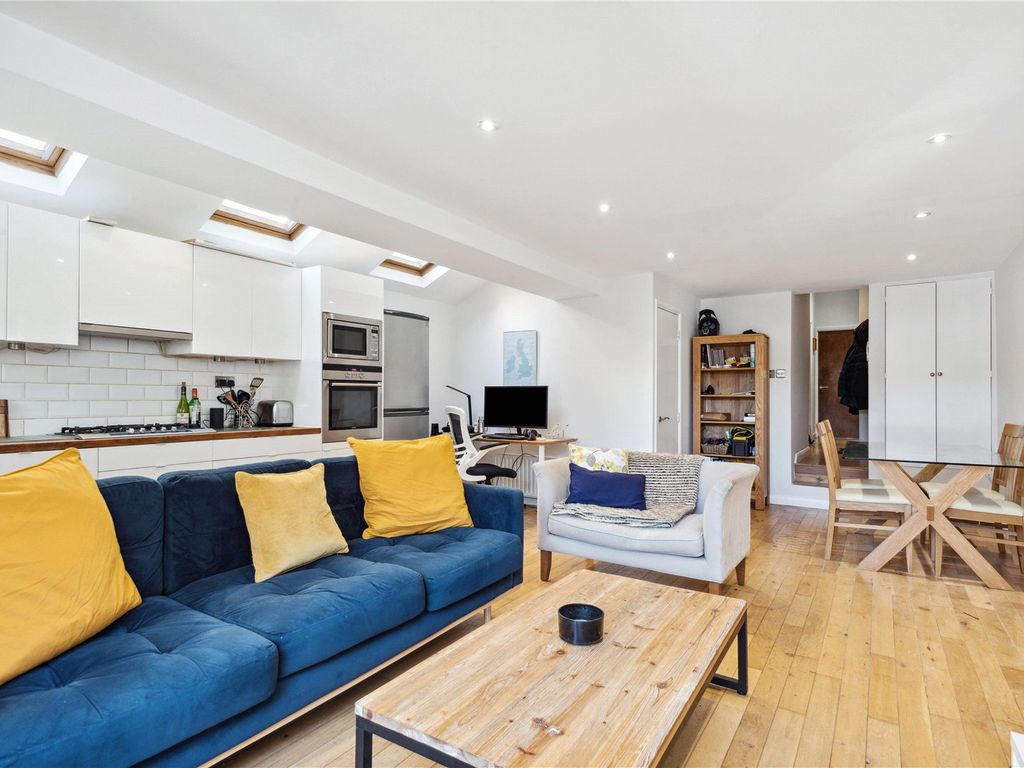 2 bed property for sale in Earlsfield Road, London SW18, £625,000 Zoopla