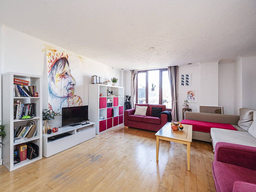 Knighten Street, Wapping, London E1W  