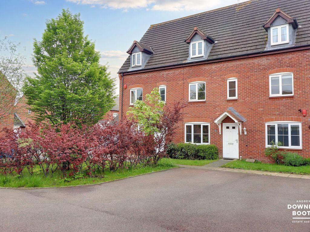 3 bed town house for sale in Shaw Drive, Fradley, Lichfield WS13, £