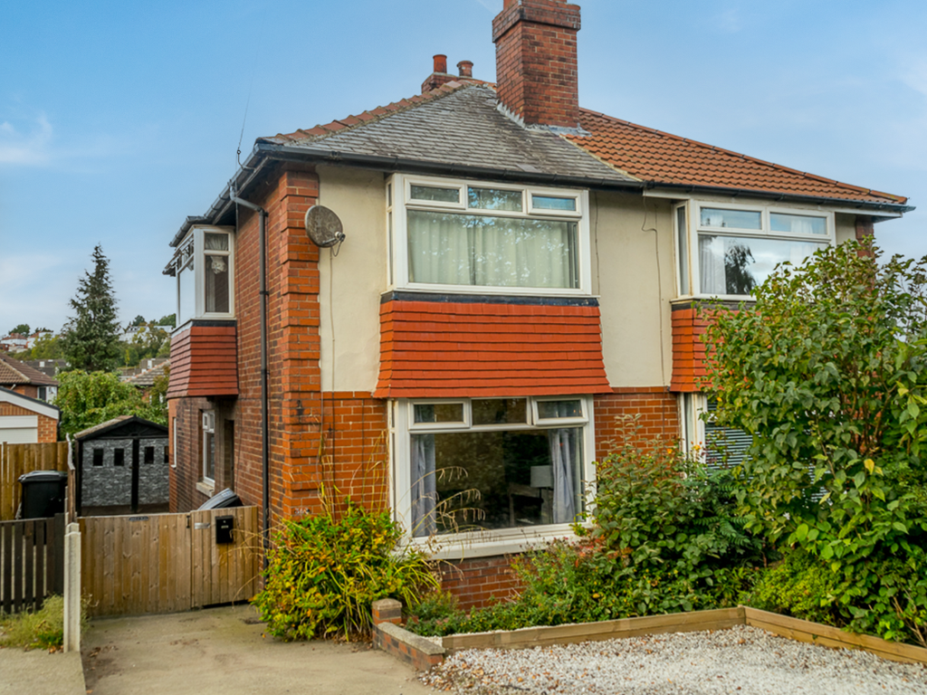 3 bed semidetached house for sale in Whitehall Road, New Farnley