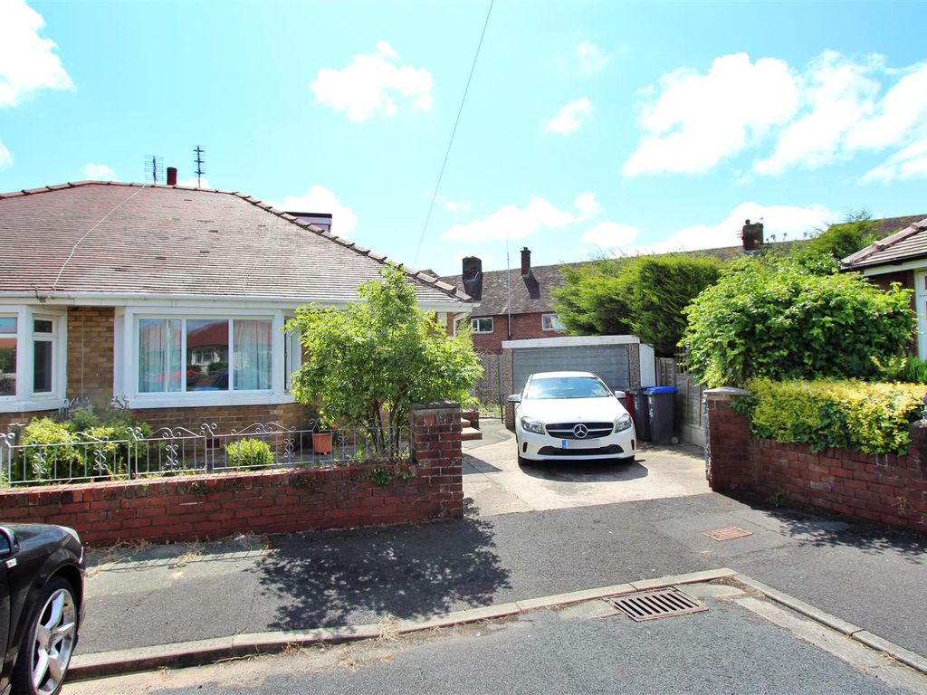 3 bed semidetached bungalow for sale in Annan Crescent, Blackpool FY4