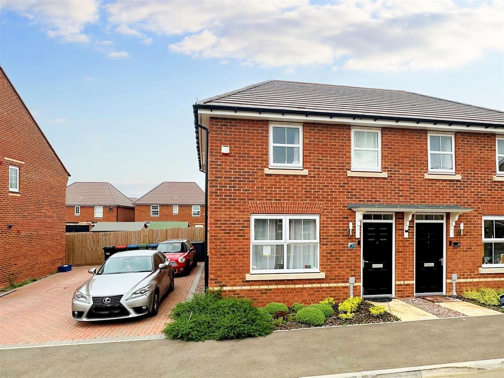 3 bed semidetached house for sale in Cranwell Crescent, Eaton Leys