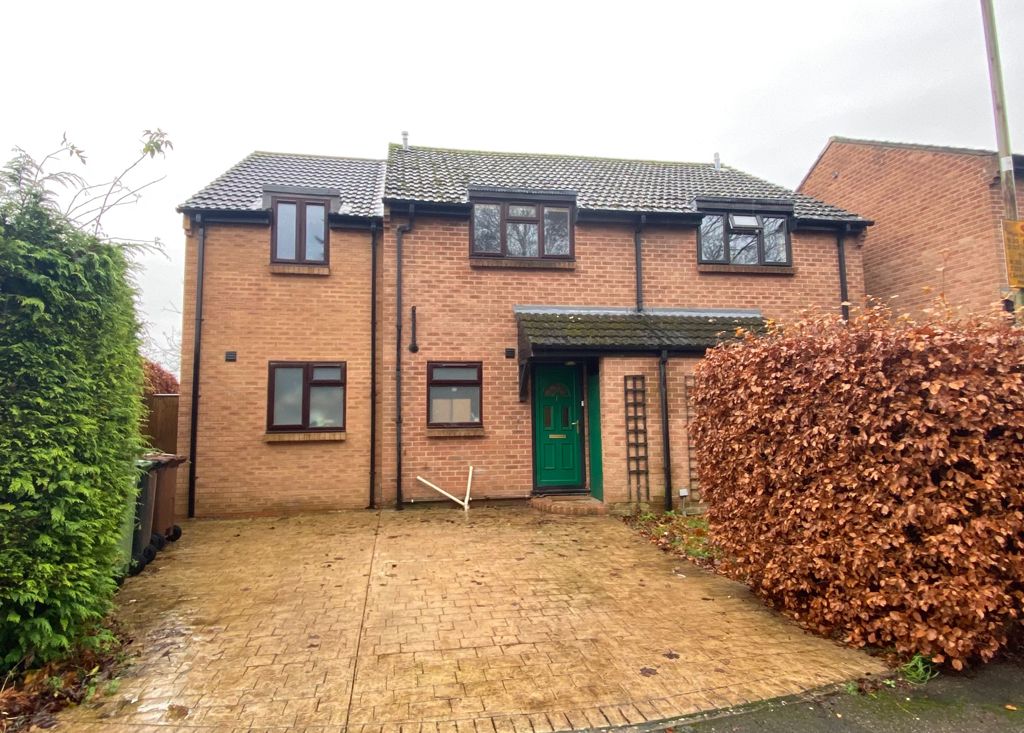 4 bed semidetached house for sale in Rowland Close, Wallingford OX10