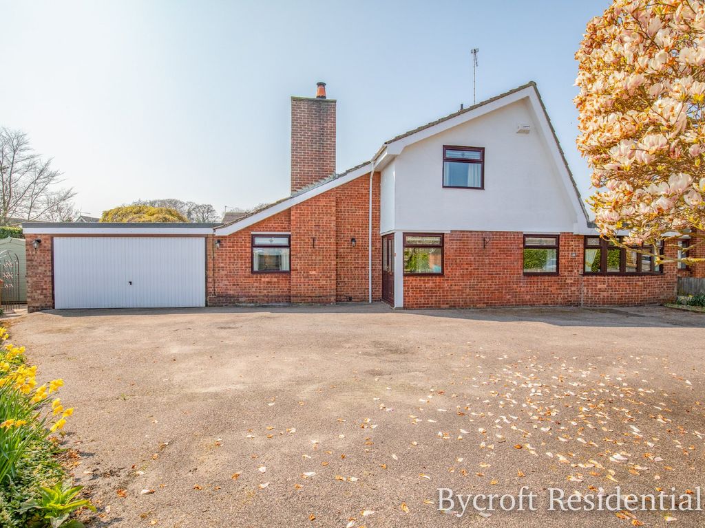3 bed detached house for sale in Conifer Close, Ormesby, Great Yarmouth