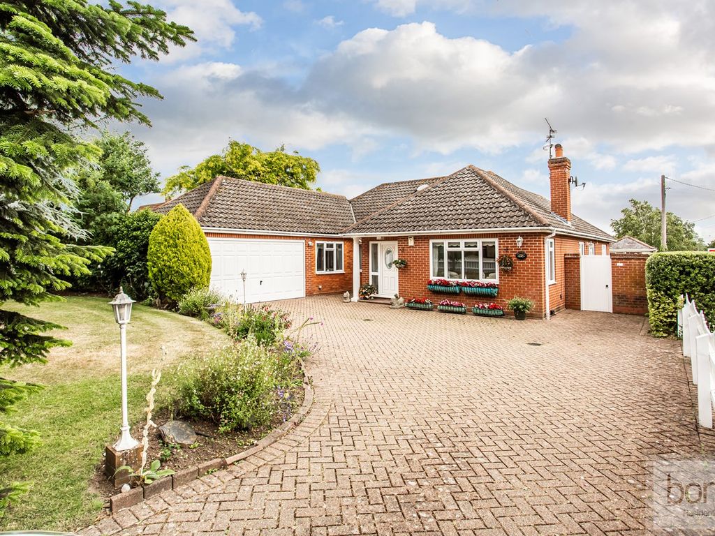 4 bed detached bungalow for sale in The Ridge, Little Baddow, Chelmsford CM3 Zoopla