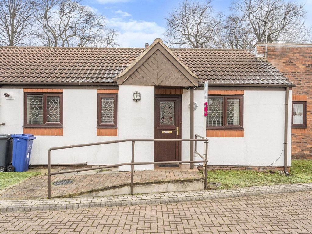 2 bed terraced bungalow for sale in Moat Hills Court, Bentley