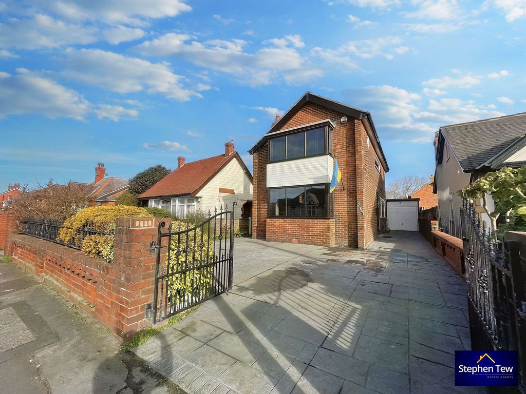 3 bed detached house for sale in Hawes Side Lane, Blackpool FY4 Zoopla