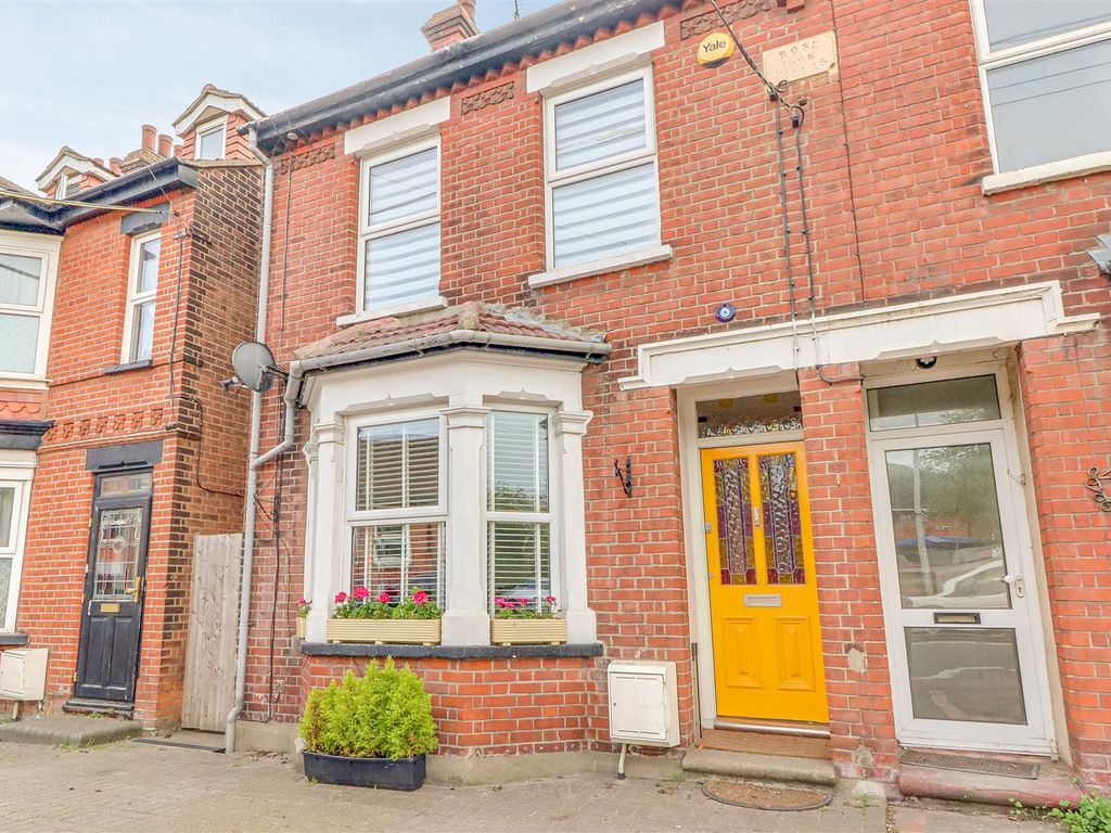 3 bed semidetached house for sale in Ashingdon Road, Ashingdon