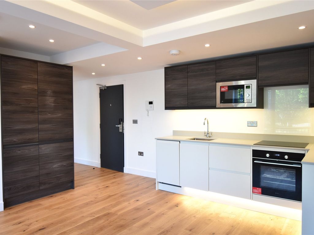 1 bed flat to rent in Circa, The Ring, Bracknell, Berkshire RG12, £