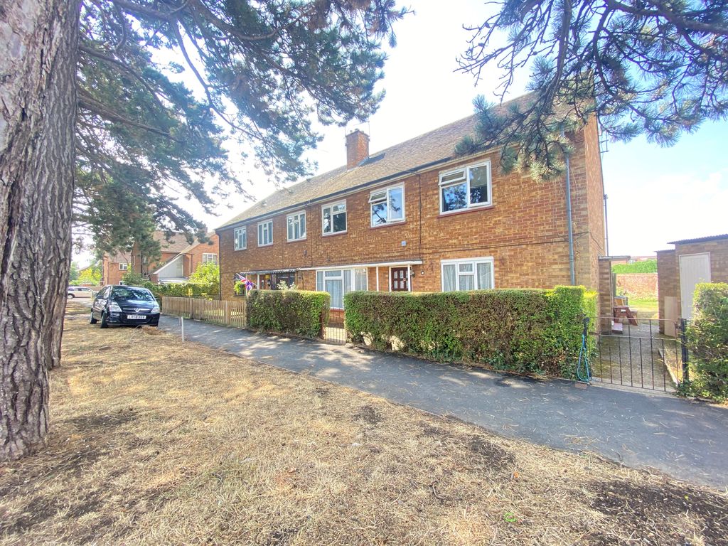 2 bed to rent in Bartram Close, Hillingdon, Uxbridge UB8