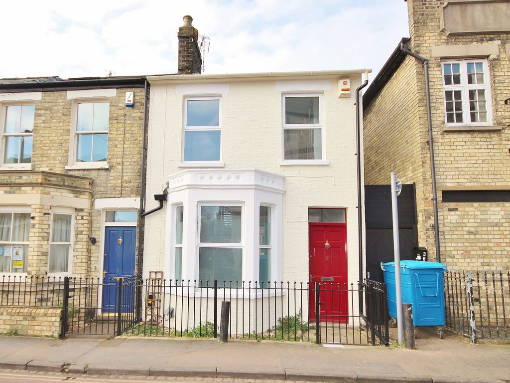 2 bed end terrace house to rent in Covent Garden, Cambridge CB1, £1,750