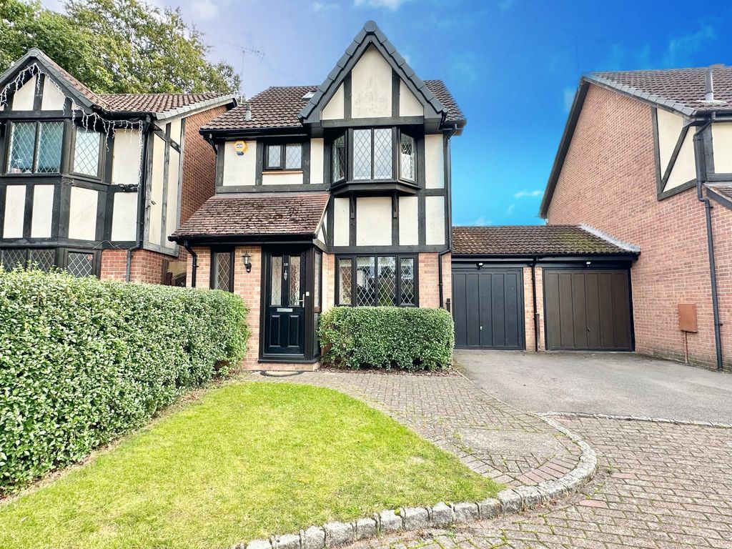 3 bed detached house for sale in Drayhorse Drive, Bagshot, Surrey GU19