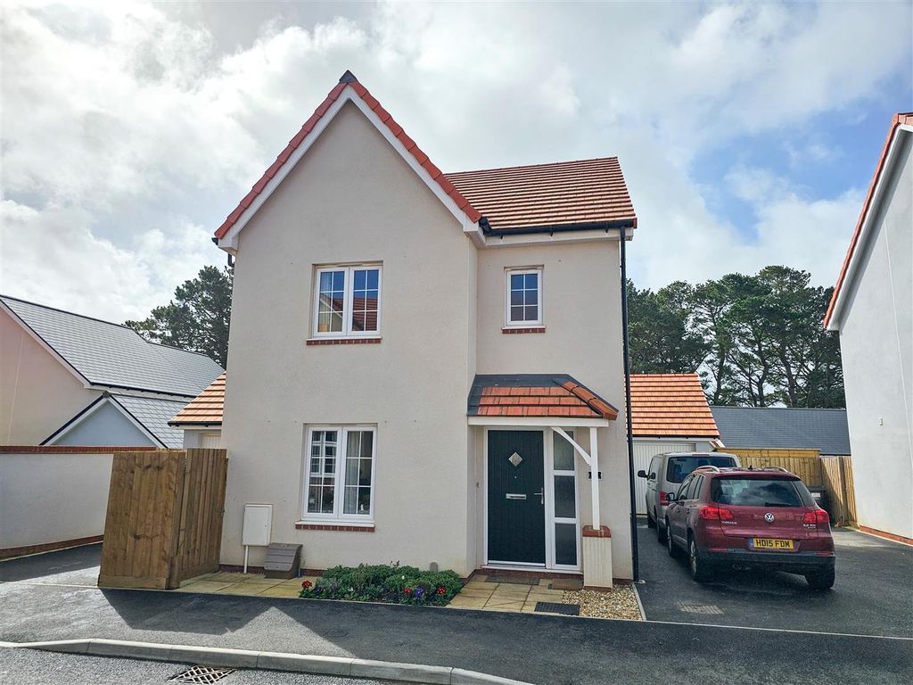 3 bed detached house for sale in Muddlebridge Close, Bickington