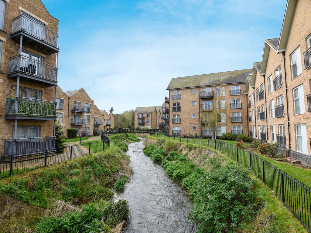 2 bed flat for sale in Esparto Way, South Darenth DA4, £230,000 Zoopla