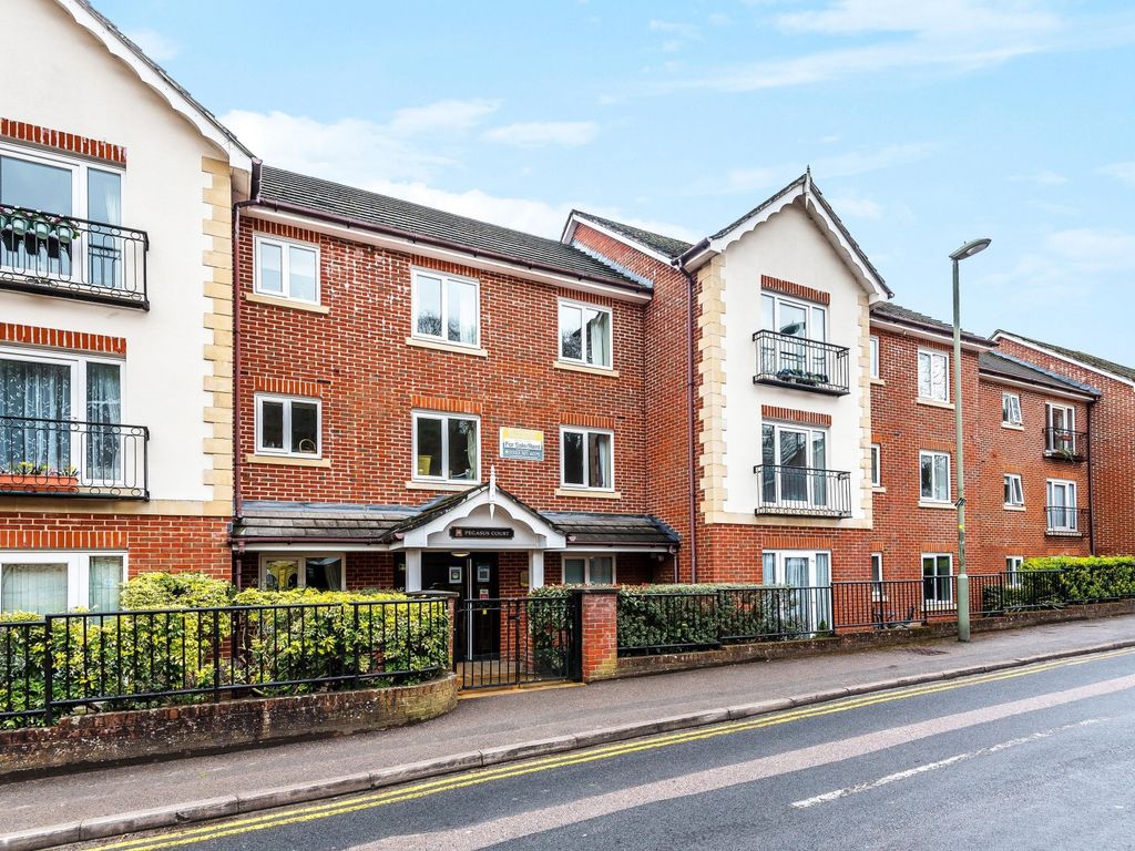 1 bed flat to rent in Stafford Road, Caterham CR3 Zoopla