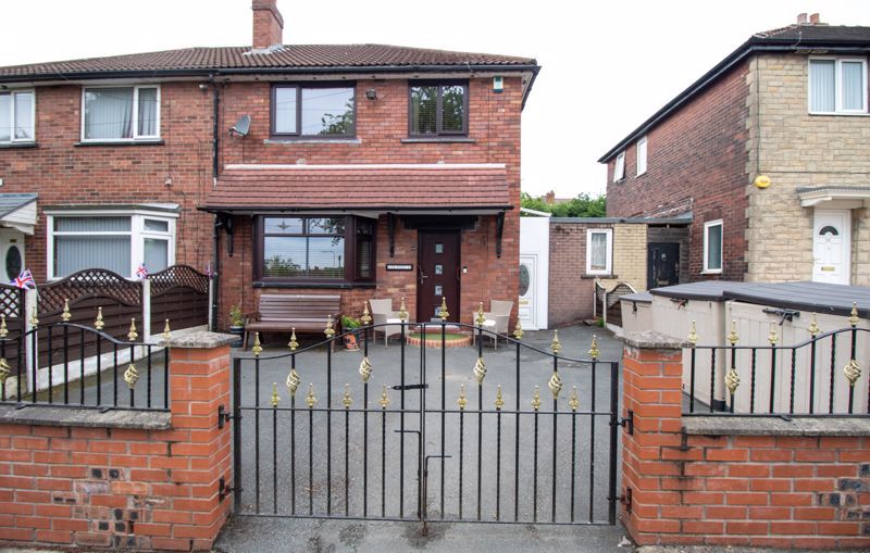 3 bed semidetached house for sale in Crescent Avenue, Farnworth