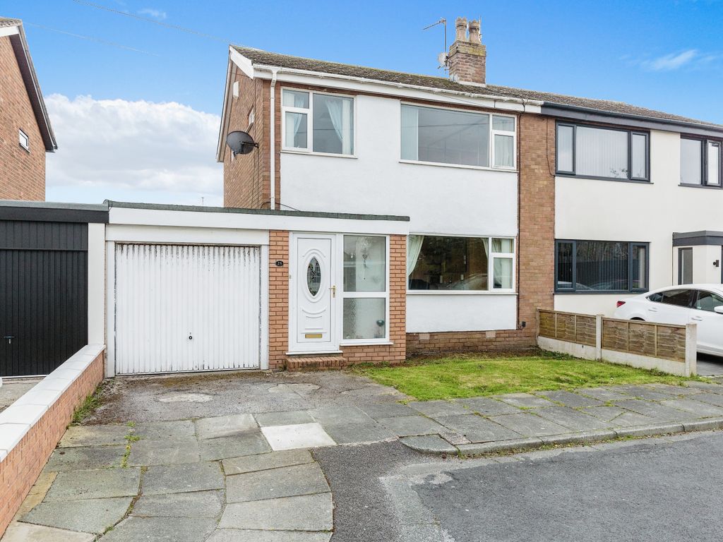 3 bed semidetached house for sale in Fairholmes Way, Thornton