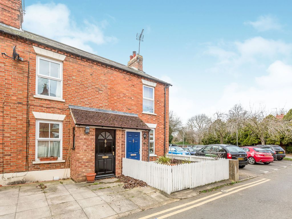 2 bed end terrace house to rent in King Street, Stony Stratford MK11