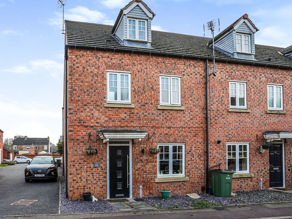 4 bed town house for sale in Attenborough Close, Wigston